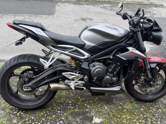 TRIUMPH-STREET TRIPLE 765 RS TRIUMPH-STREET TRIPLE 765 RS-2017