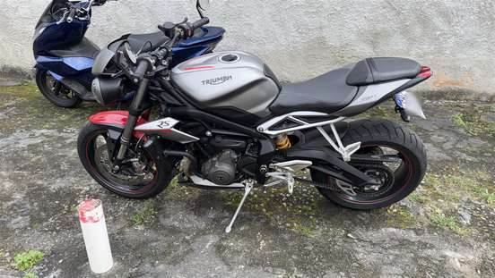 TRIUMPH-STREET TRIPLE 765 RS-2017