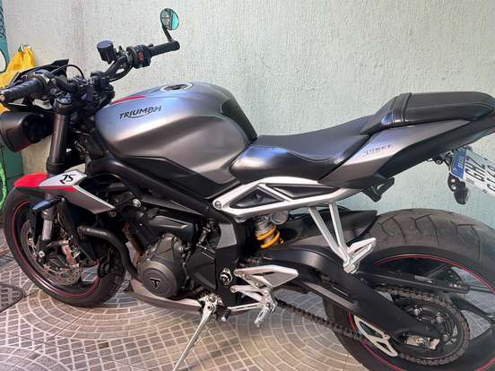 TRIUMPH-STREET TRIPLE 765 RS TRIUMPH-STREET TRIPLE 765 RS-2017