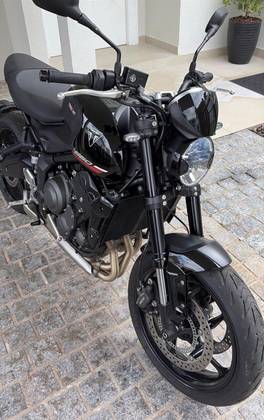 TRIUMPH TRIDENT 660 