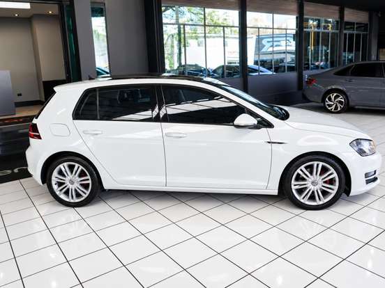 VOLKSWAGEN-GOLF-1.4 TSI HIGHLINE 16V GASOLINA 4P AUTOMÁTICO VOLKSWAGEN-GOLF-2013