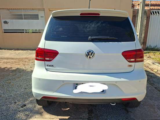 VOLKSWAGEN-FOX-2015