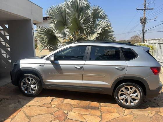 VOLKSWAGEN TAOS 1.4 250 TSI TOTAL FLEX COMFORTLINE AUTOMÁTICO