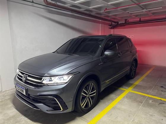 VOLKSWAGEN TIGUAN 2.0 300 TSI GASOLINA ALLSPACE R-LINE AUTOMÁTICO