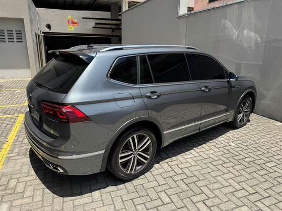 VOLKSWAGEN-TIGUAN-2.0 300 TSI GASOLINA ALLSPACE R-LINE AUTOMÁTICO VOLKSWAGEN-TIGUAN-2024