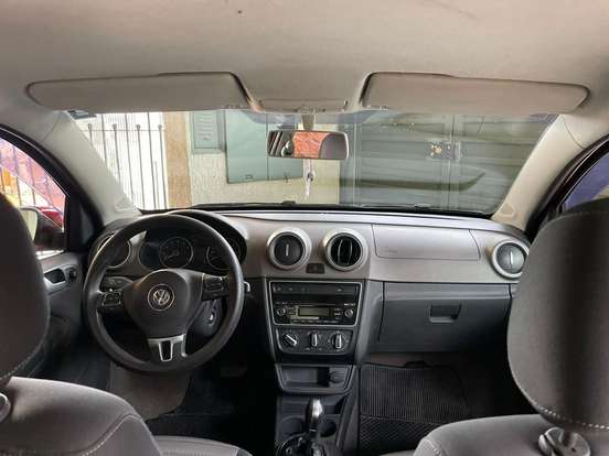 VOLKSWAGEN-VOYAGE-2012