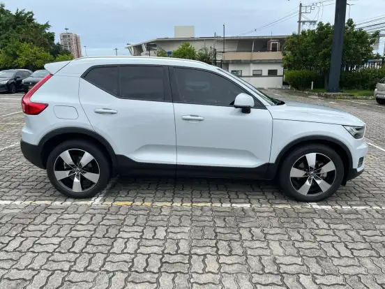 VOLVO-XC40-2.0 T4 GASOLINA MOMENTUM GEARTRONIC VOLVO-XC40-2020