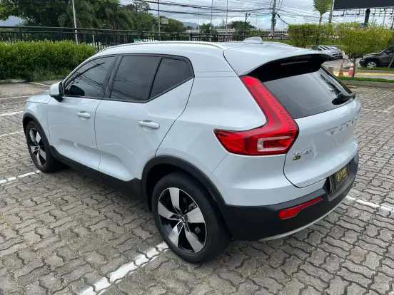 VOLVO-XC40-2.0 T4 GASOLINA MOMENTUM GEARTRONIC VOLVO-XC40-2020