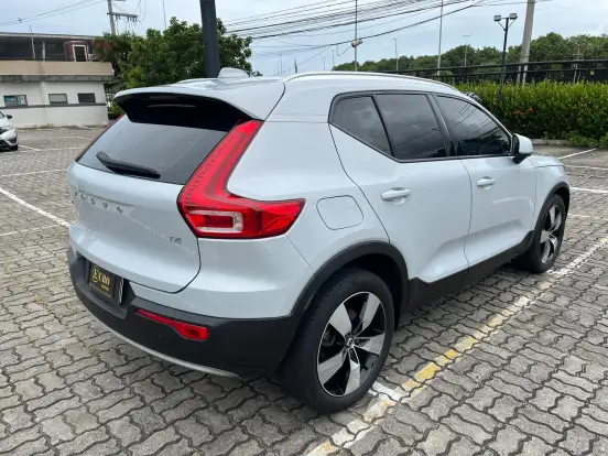 VOLVO-XC40-2.0 T4 GASOLINA MOMENTUM GEARTRONIC VOLVO-XC40-2020