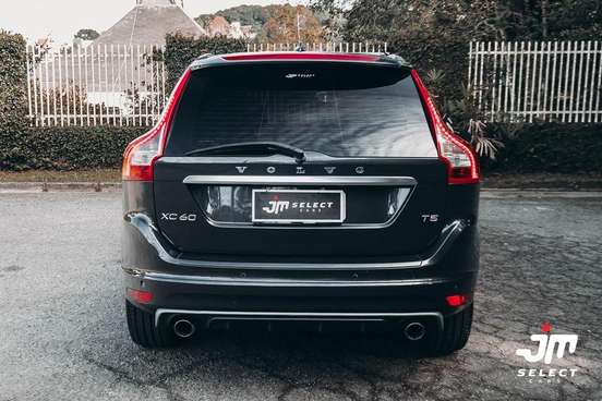 VOLVO-XC60-2.0 T5 R-DESIGN GASOLINA 4P AUTOMÁTICO VOLVO-XC60-2017