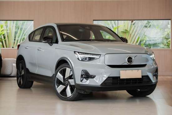VOLVO-C40-2023