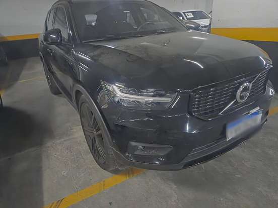 VOLVO-XC40-2.0 T5 GASOLINA R-DESIGN AWD GEARTRONIC VOLVO-XC40-2018