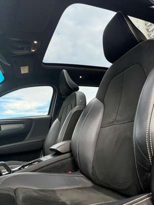 VOLVO-XC40-2018
