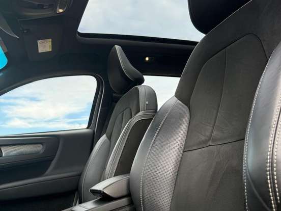 VOLVO-XC40-2.0 T5 GASOLINA R-DESIGN AWD GEARTRONIC VOLVO-XC40-2018