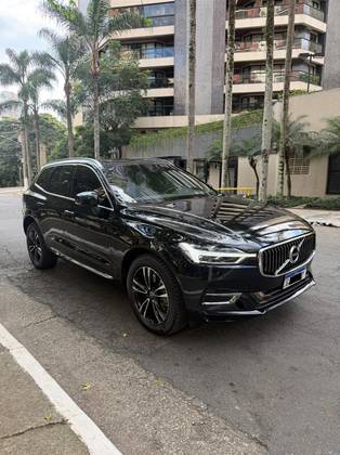 VOLVO XC60 2.0 T8 HYBRID MOMENTUM AWD GEARTRONIC