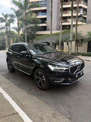 VOLVO-XC60-2020