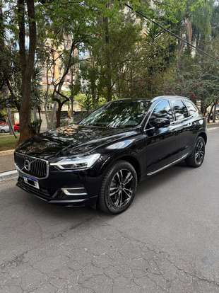 VOLVO-XC60-2020