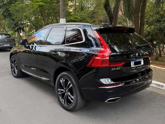 VOLVO-XC60-2.0 T8 HYBRID MOMENTUM AWD GEARTRONIC VOLVO-XC60-2020