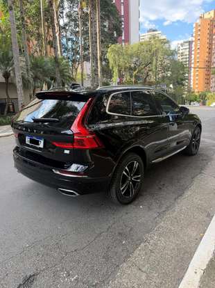 VOLVO-XC60-2020