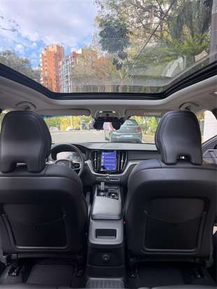 VOLVO-XC60-2020