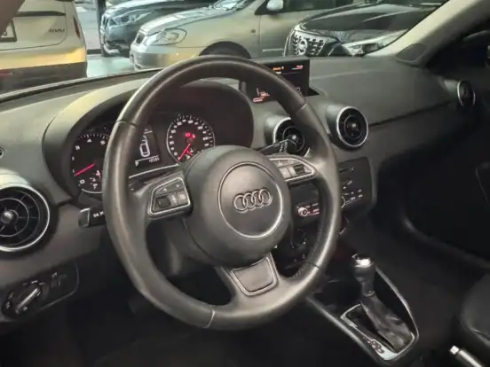 AUDI-A1-1.4 TFSI SPORTBACK AMBITION 16V 185CV GASOLINA 4P AUTOMÁTICO AUDI-A1-2013