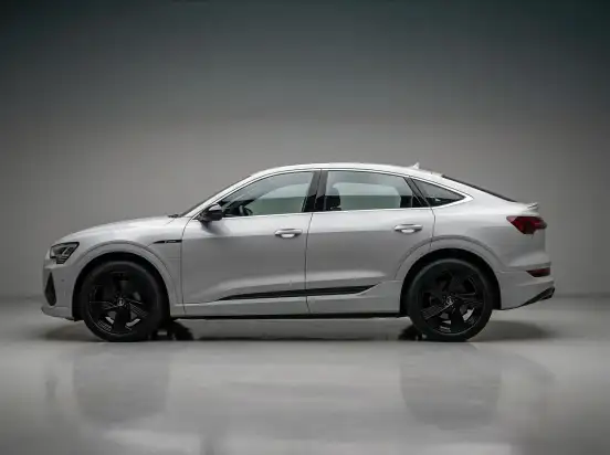 AUDI-E-TRON-2022