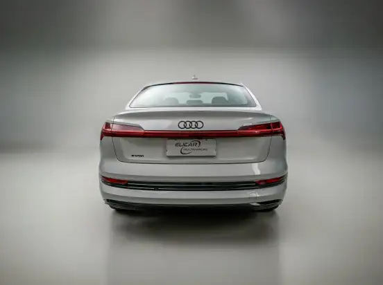 AUDI-E-TRON-2022
