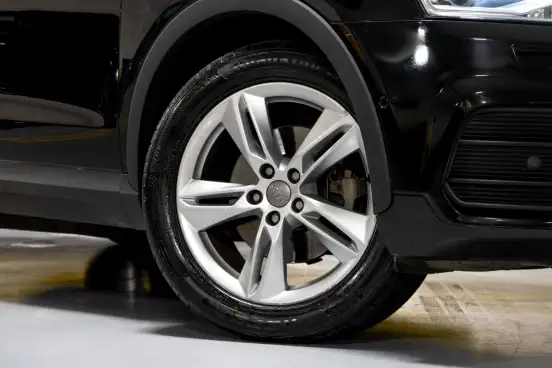 AUDI-Q3-2018