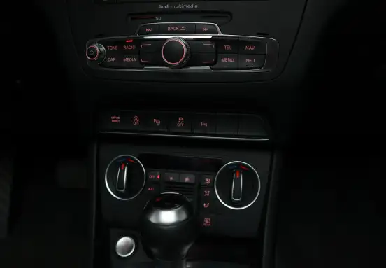 AUDI-Q3-2018