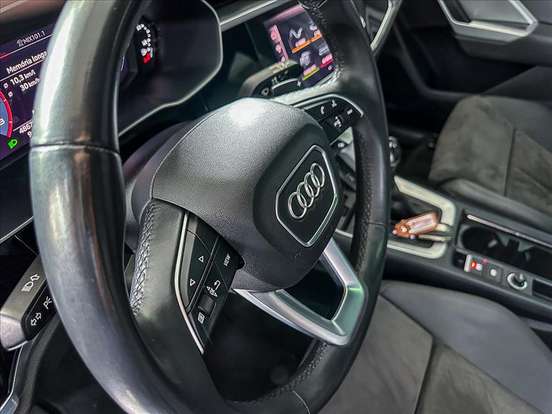 AUDI-Q3-2021