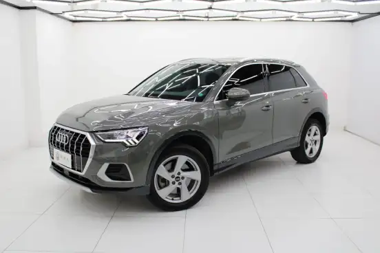AUDI-Q3-2022