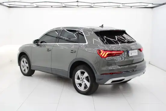 AUDI-Q3-2022