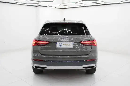 AUDI-Q3-2022