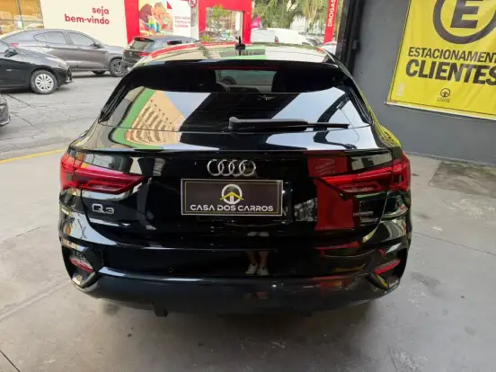 AUDI-Q3-2023