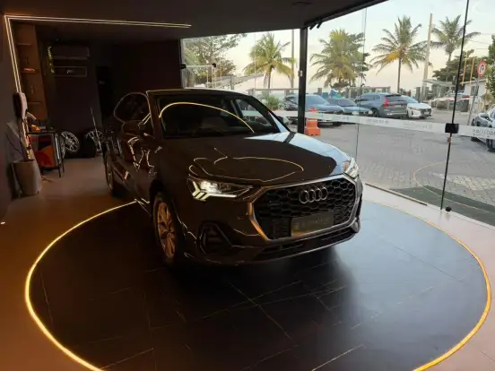 AUDI-Q3-2022