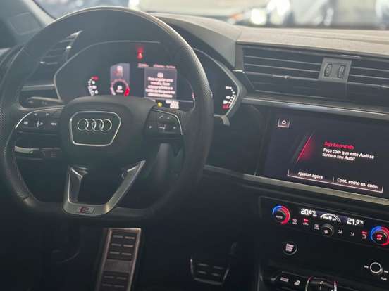 AUDI-Q3-2022