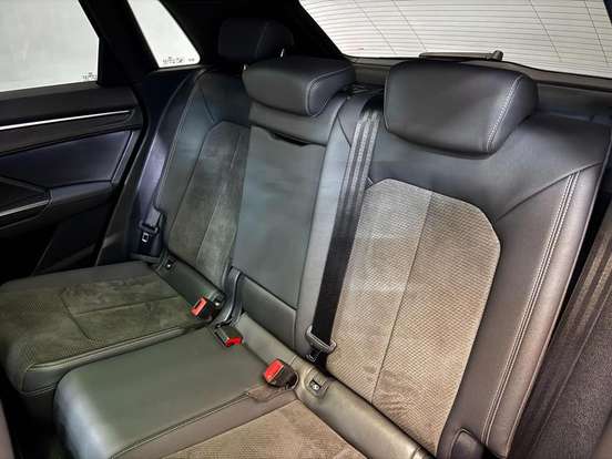 AUDI-Q3-2022