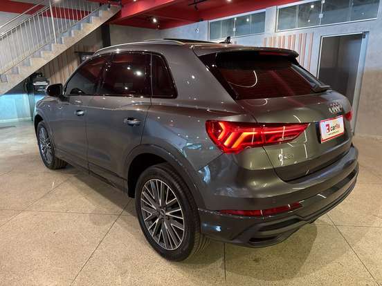 AUDI-Q3-2022