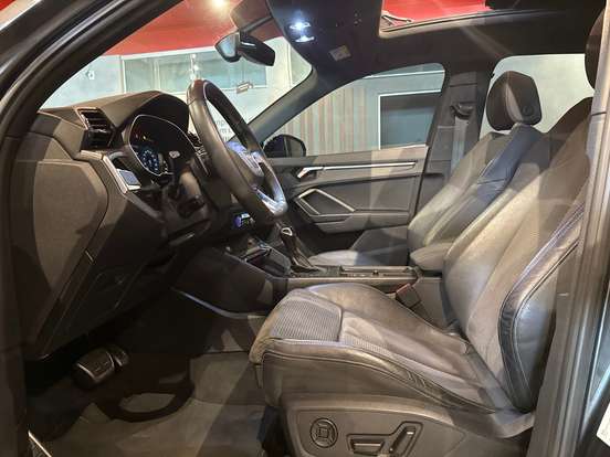 AUDI-Q3-2022