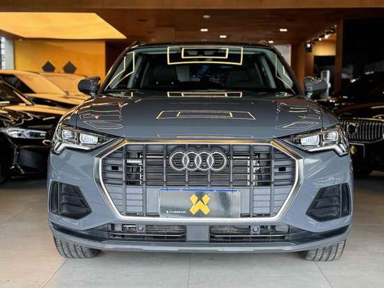 AUDI-Q3-2023