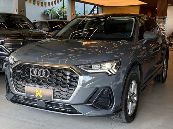 AUDI-Q3-2022