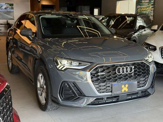 AUDI-Q3-2022