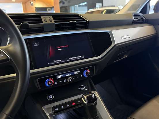 AUDI-Q3-2022