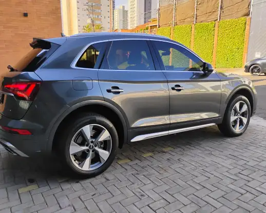 AUDI-Q5-2021