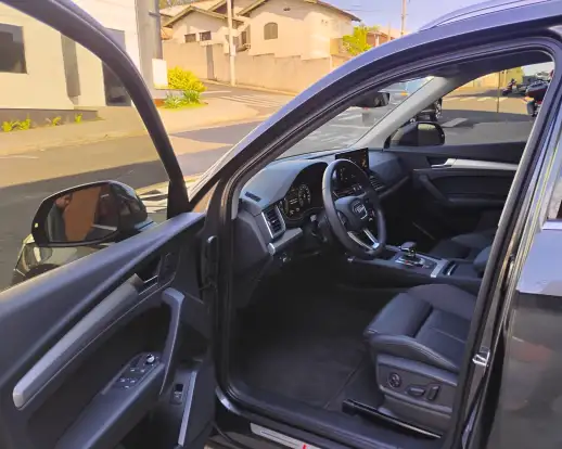 AUDI-Q5-2021
