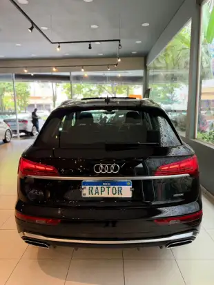 AUDI-Q5-2021