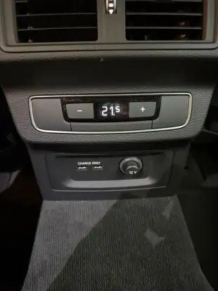AUDI-Q5-2021