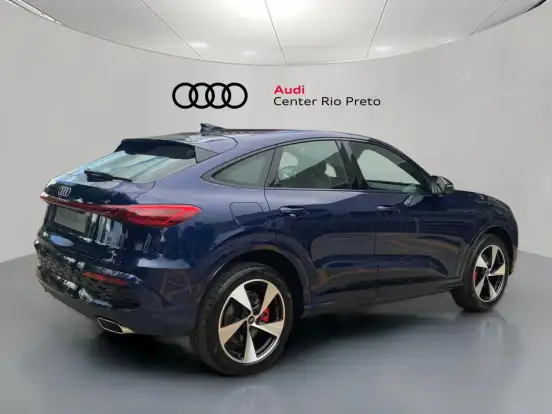 AUDI-Q5-2025