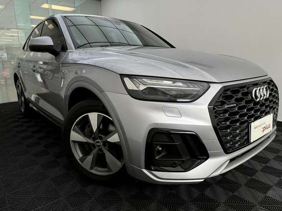 AUDI-Q5-2021