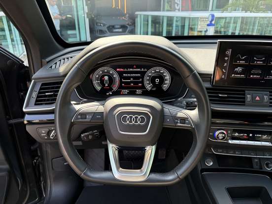 AUDI-Q5-2022